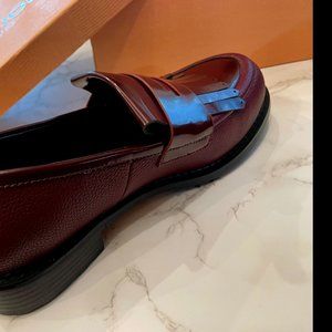 MADDIE CHUNKY SOLE FRINGE DETAIL FLAT LOAFER IN MAROON FAUX LEATHER